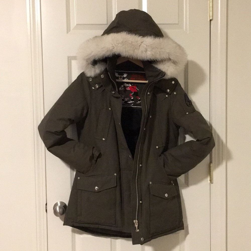 Moose Knuckles Women Parka .Olive with white fur.